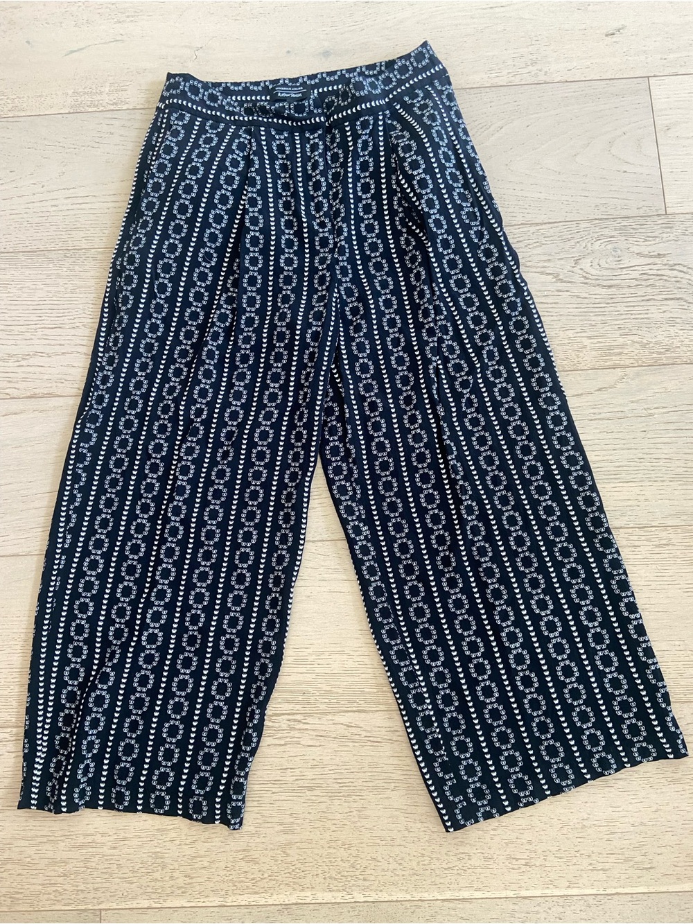 & OTHER STORIES Stockholm Atelier Wide Leg Cropped Pants Size 8 Black White - Picture 2 of 10